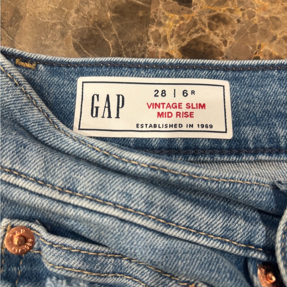 GAP Vintage Slim Mid Rise Jeans - Picture 3 of 4